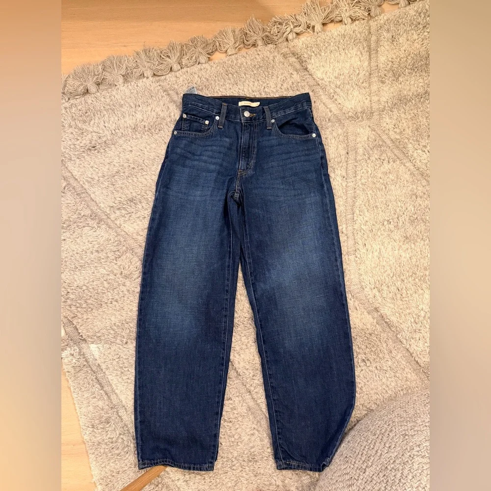Levis LIGHTWEIGHT baggy dad jeans - Picture 9 of 9